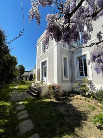 Maison Latour Cholet Exteriör bild